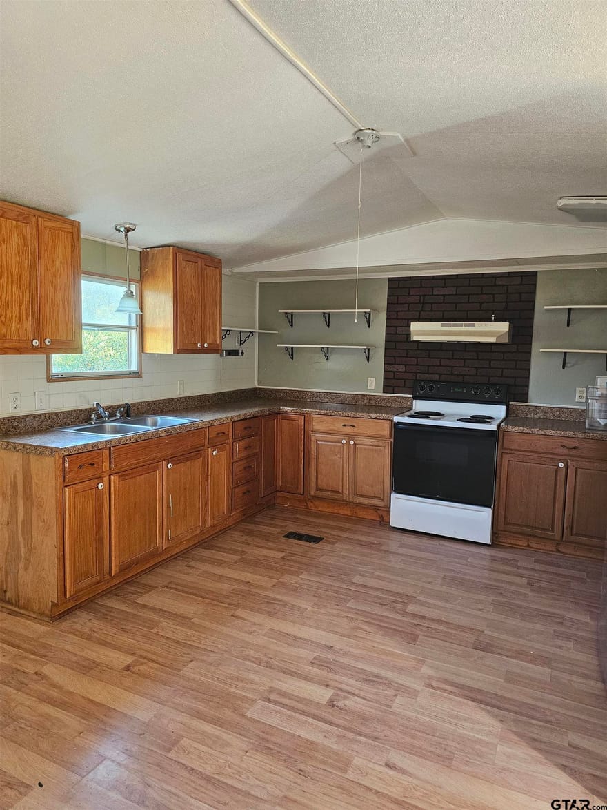 435 Acr 306, Frankston, Texas