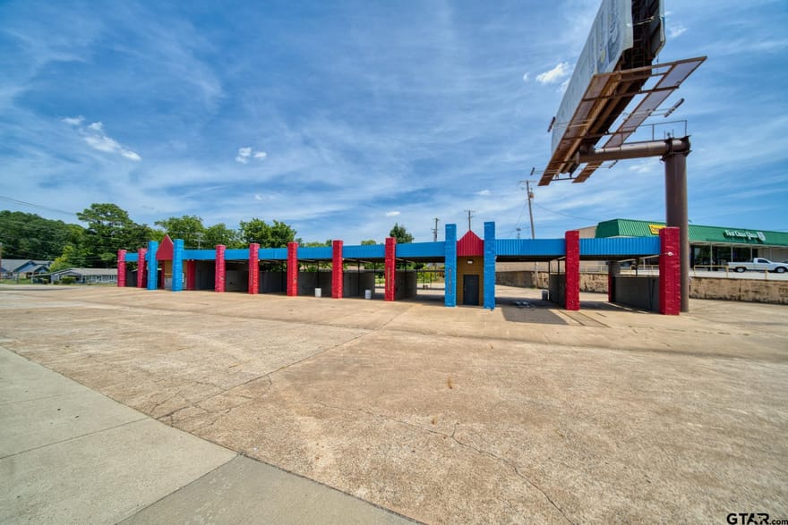 2458 NW Loop 281, Longview, Texas