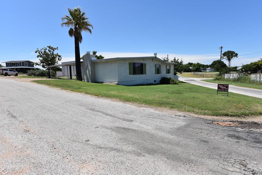 847 Ridgeway, Tow, Texas