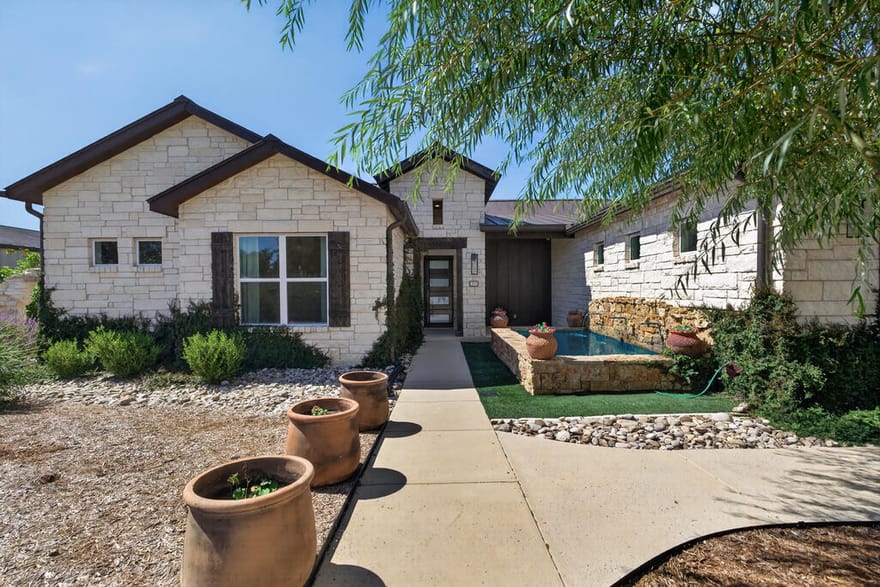 13 Greco Bend, Sisterdale, Texas
