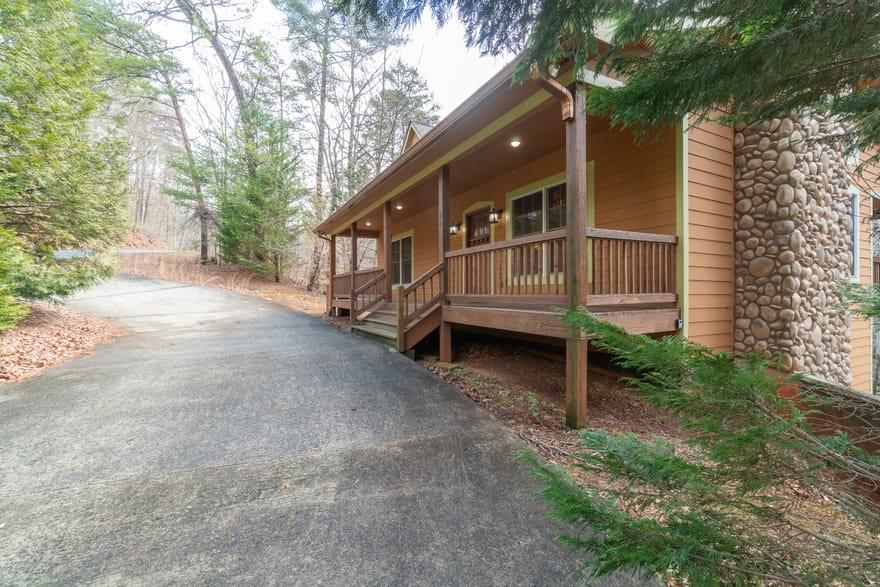 74 Fussen Strasse, Helen, Georgia
