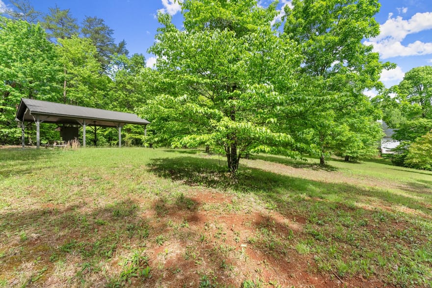 Sassafrass Ridge Drive, Sautee Nacoochee, Georgia
