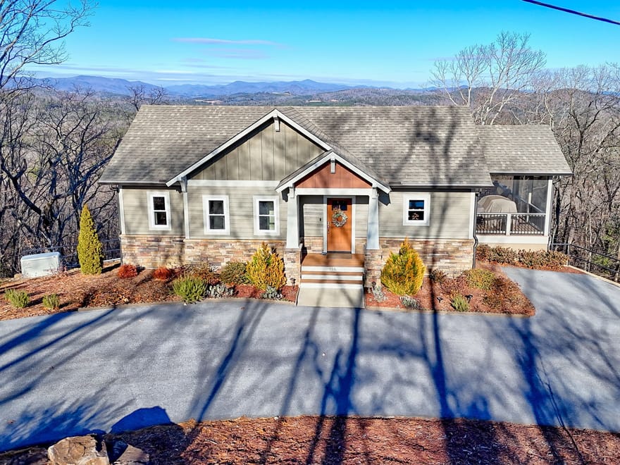 916 Arbor Drive, Lakemont, Georgia