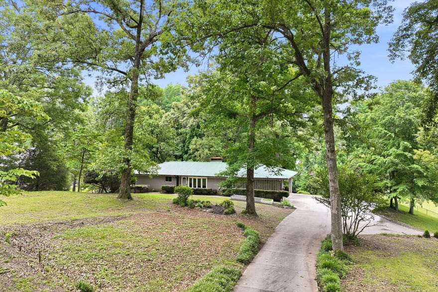 3334 Little Circle, Gainesville, Georgia