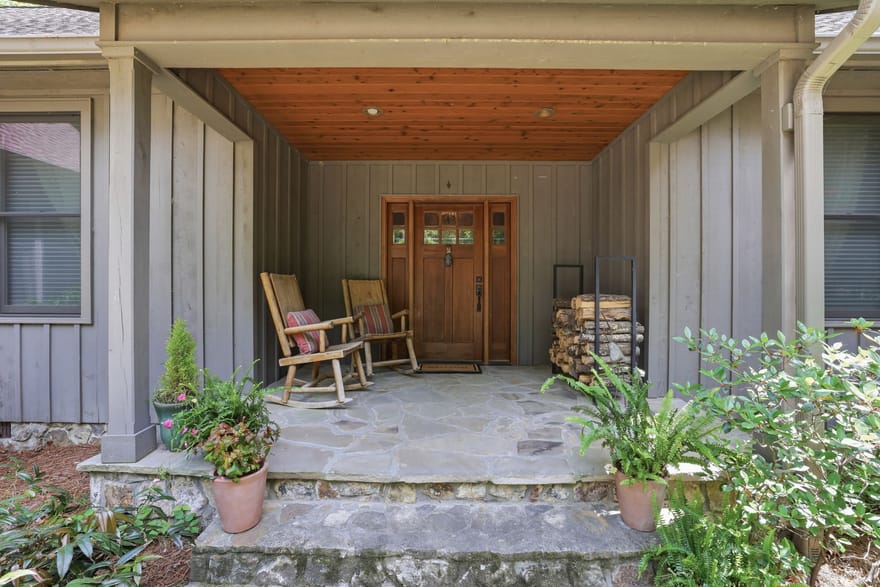 479 Lake Loop Road, Menlo, Georgia