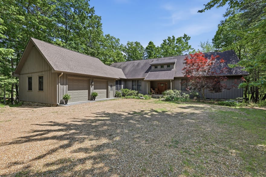 479 Lake Loop Road, Menlo, Georgia