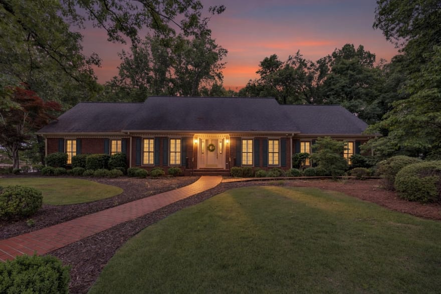 1140 Azalea Circle SE, Conyers, Georgia