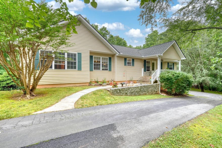 115 Ledge Lane, Blairsville, Georgia