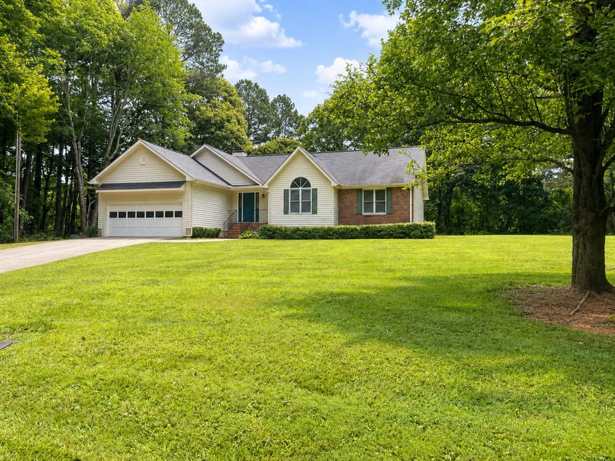 170 Thistledown Place, Mount Airy, Georgia