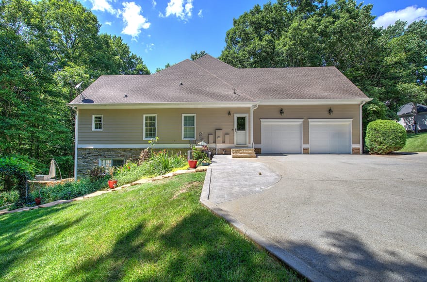 302 Waterfall Court, Canton, Georgia
