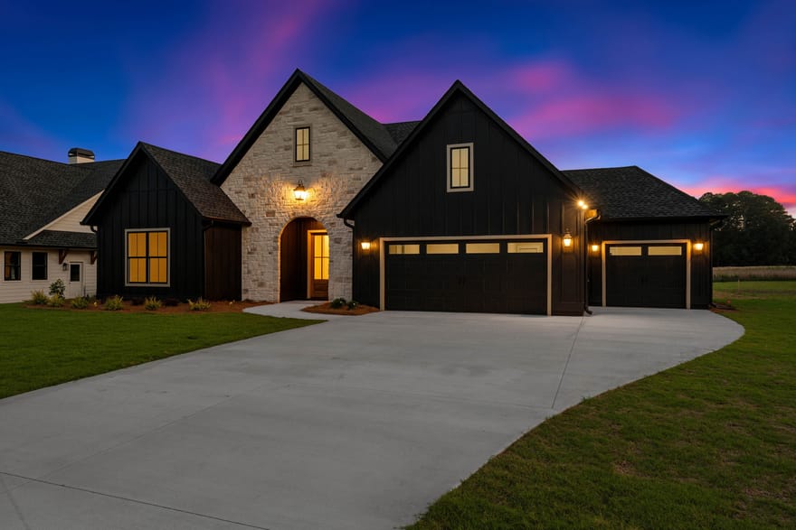 28 South Pointe Drive, Hartwell, Georgia