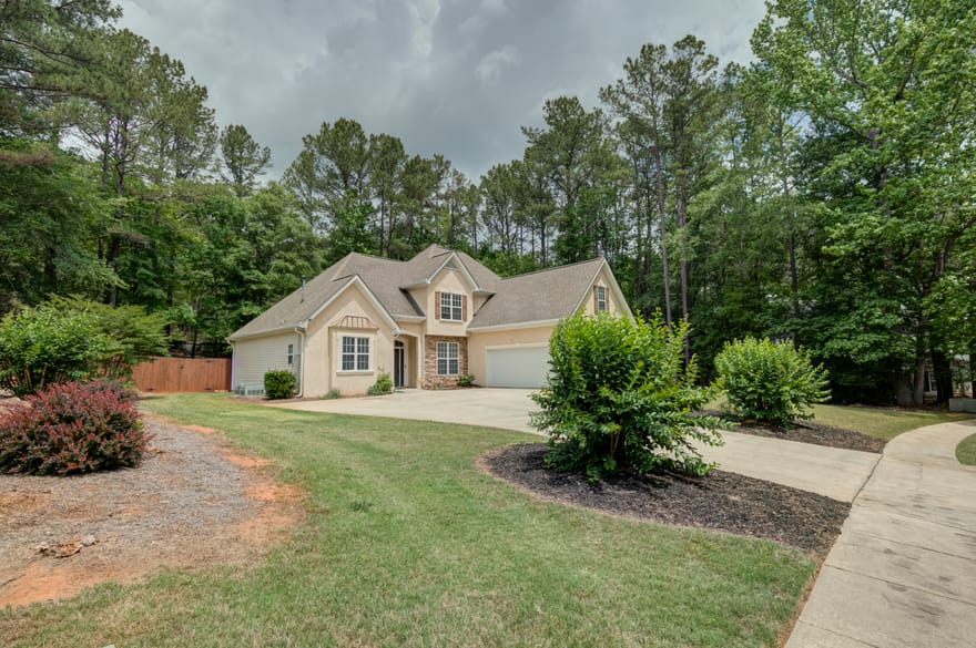 110 Rockglen Court, Fayetteville, Georgia