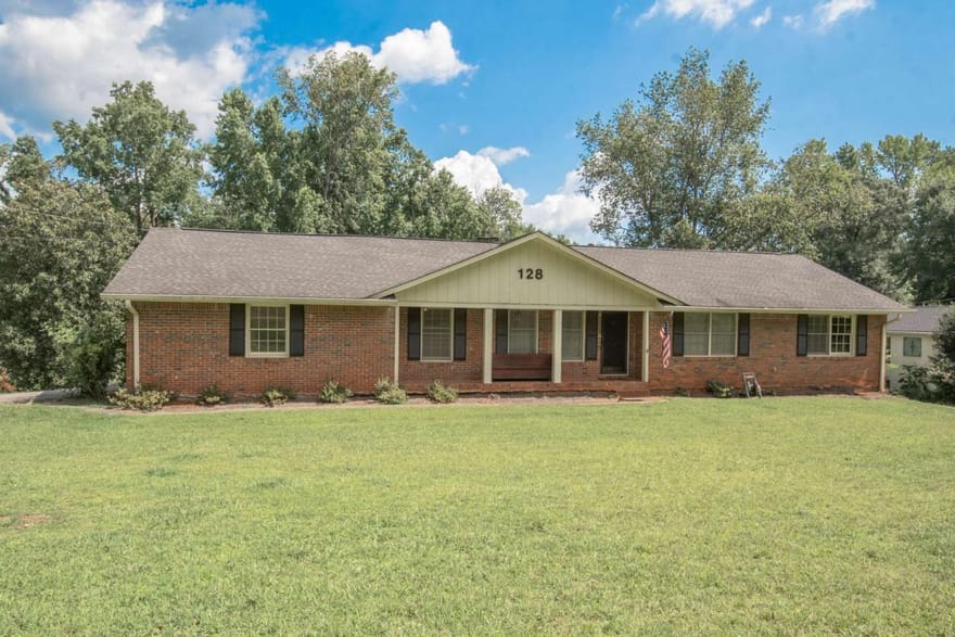 128 Robinhood Drive, Newnan, Georgia