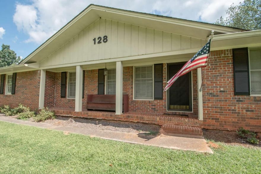 128 Robinhood Drive, Newnan, Georgia
