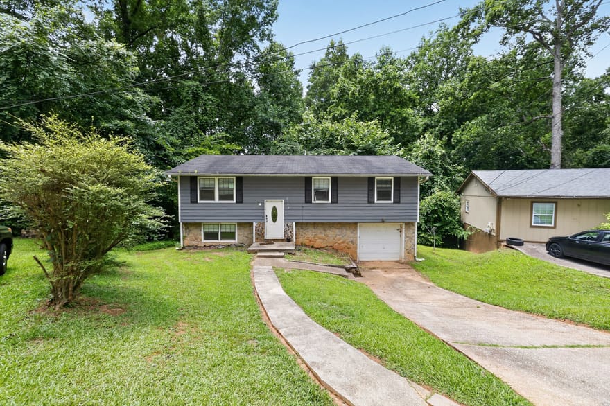 6108 Cherokee Valley Way, Lithonia, Georgia