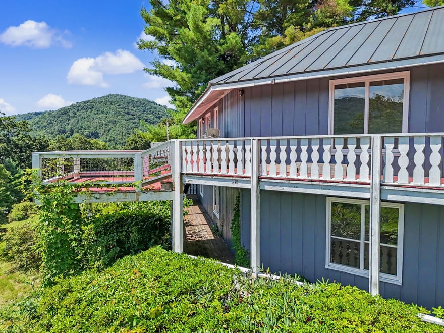 48 Little Bear Trail, Sky Valley, Georgia