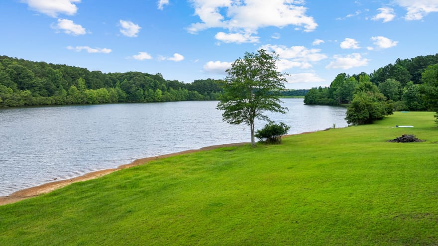 280 Waters Edge Lane, Newnan, Georgia
