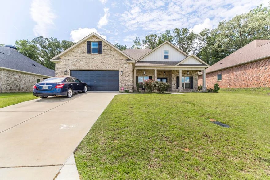 306 Rustic Live Oak Trail, Bonaire, Georgia