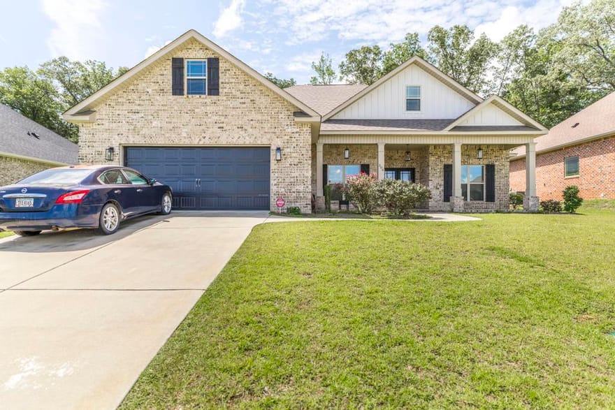 306 Rustic Live Oak Trail, Bonaire, Georgia