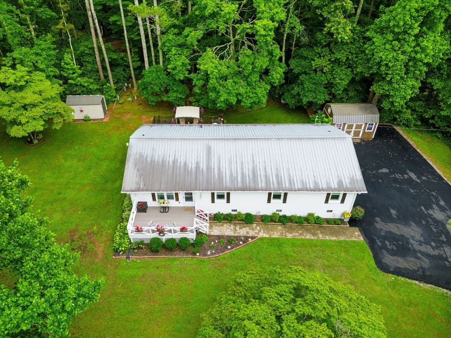 129 Cline Valley Place, Canton, Georgia