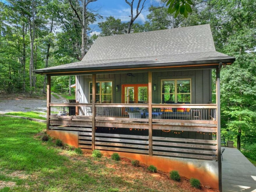 232 Ridge Oaks Way, Ellijay, Georgia