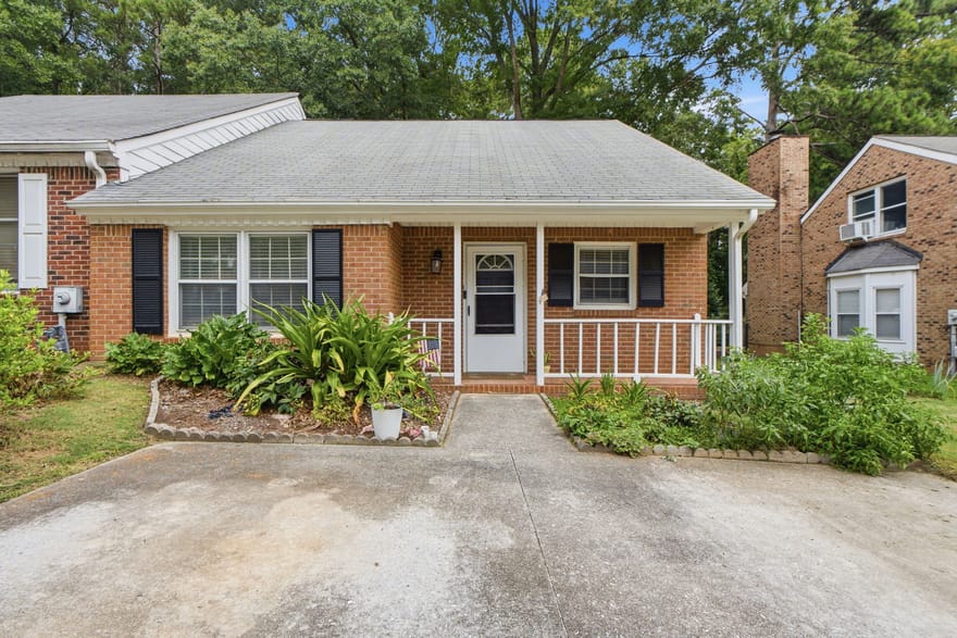320 Williamsburg Way, Fayetteville, Georgia
