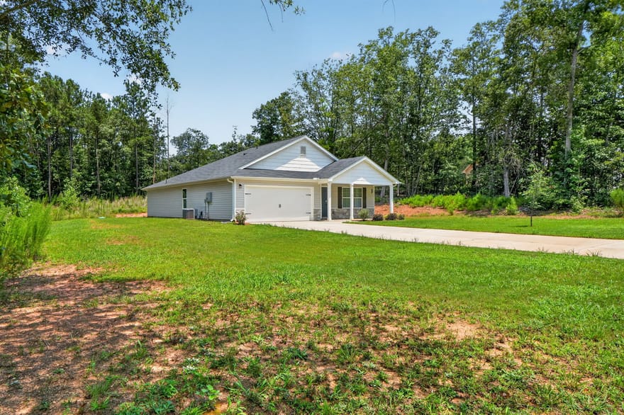 121 Red Oak Drive, Barnesville, Georgia