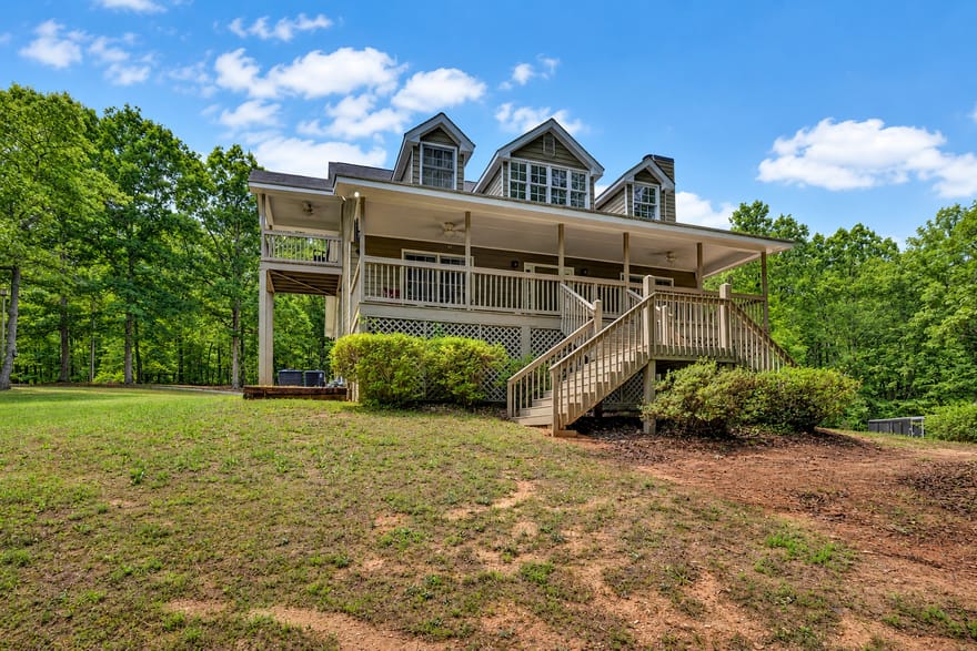 560 Hawks Trail, Newborn, Georgia