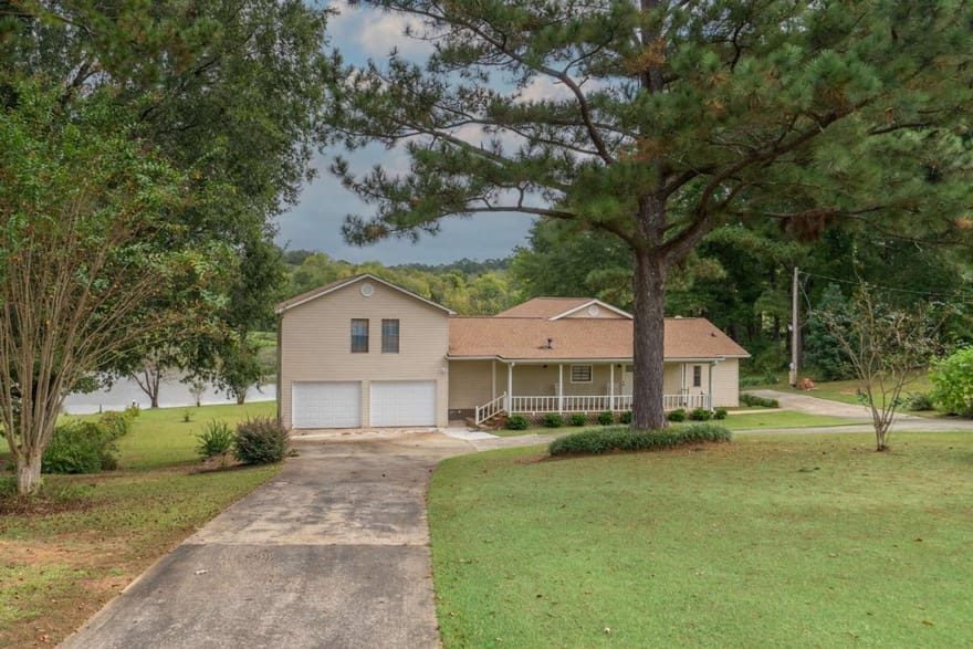1180 Green Briar Drive, Madison, Georgia