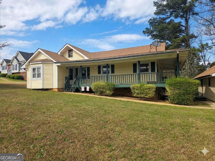 9000 Edinburg Drive, Winston, Georgia
