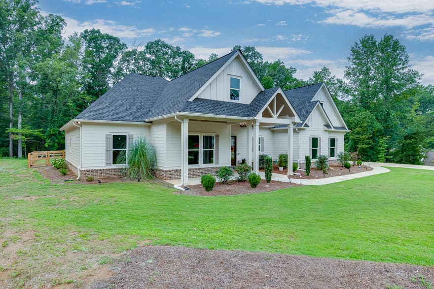 1077 Riverstone Drive, Social Circle, Georgia