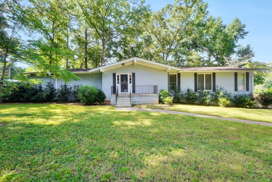 1327 Lakeshore Drive, Griffin, Georgia