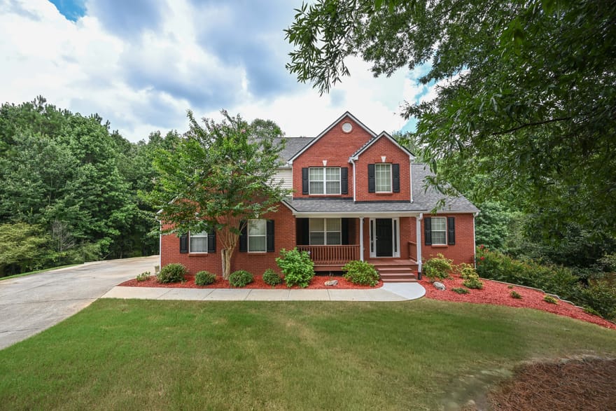 529 Plantation Creek Drive, Loganville, Georgia