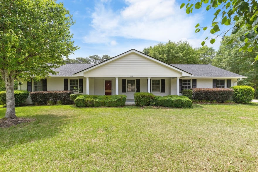 256 Teresa Lane, Loganville, Georgia
