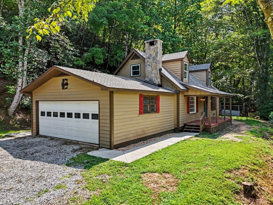 1172 Yorkhouse Road, Rabun Gap, Georgia
