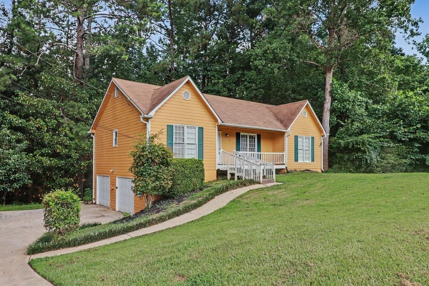 72 Amber Way, Dallas, Georgia