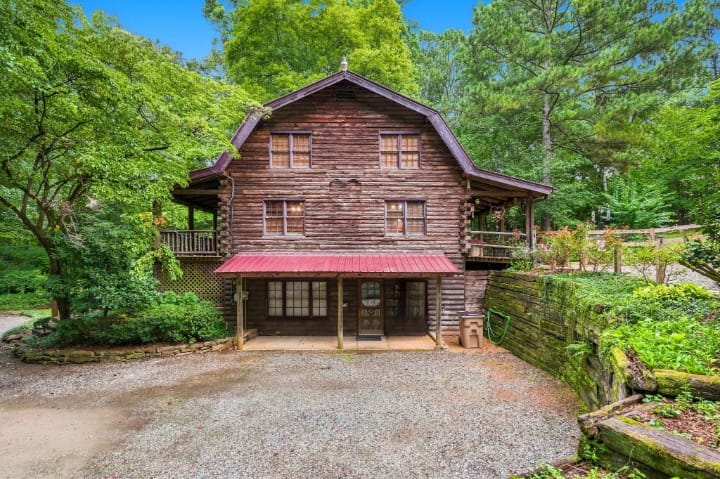 7918 Holyoke Road, Cumming, Georgia