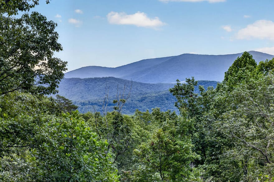 50 Broken Arrow Path, Blue Ridge, Georgia