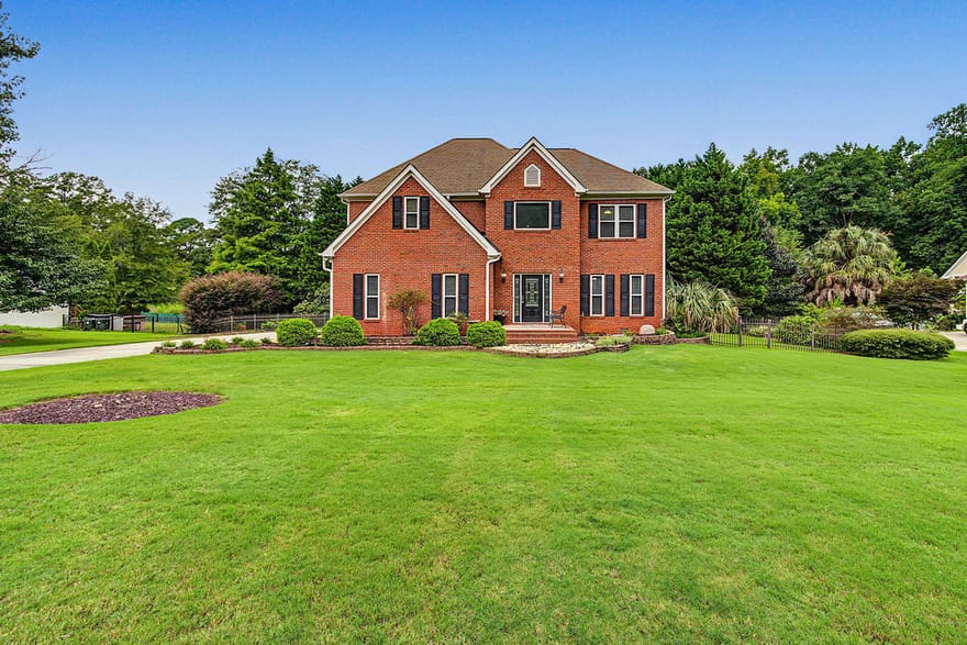 140 Farr Lake Drive, Tyrone, Georgia