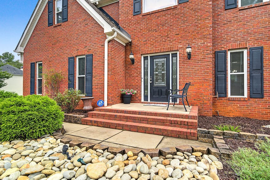 140 Farr Lake Drive, Tyrone, Georgia