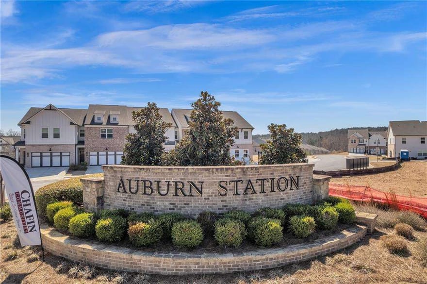 106 Creekside Bluff Way, Auburn, Georgia