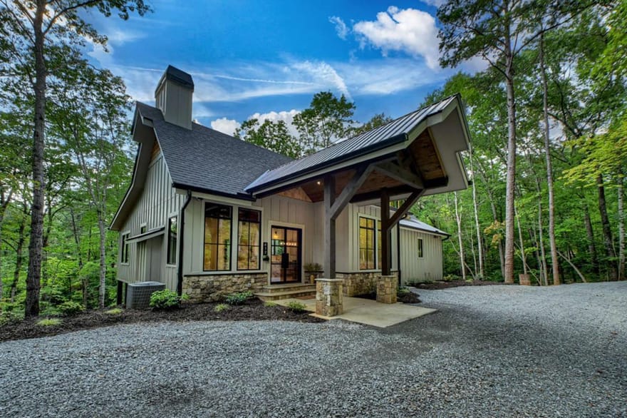 412 Mountain Tops Circle, Blue Ridge, Georgia