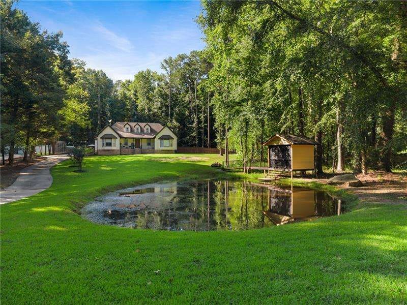 3525 Rock Falls Drive, Snellville, Georgia