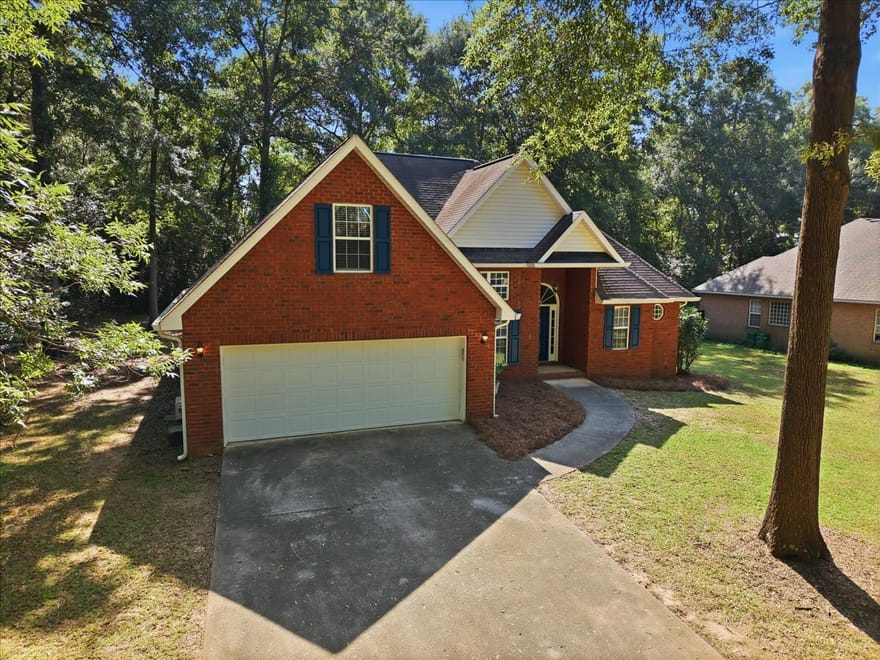 102 Quinelle Drive, Perry, Georgia