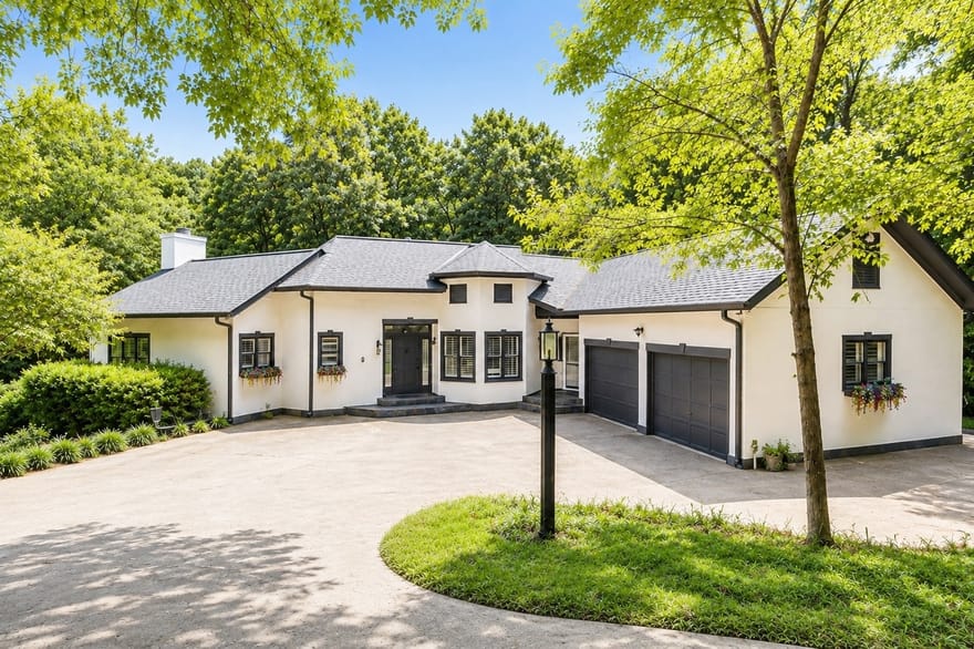890 Pine Grove Pointe Drive, Roswell, Georgia