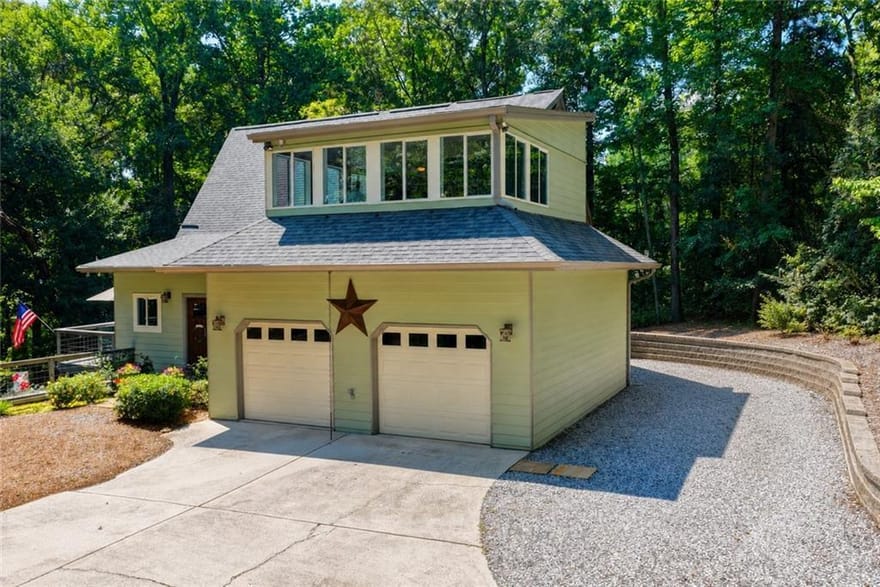 6173 Pine Circle, Flowery Branch, Georgia