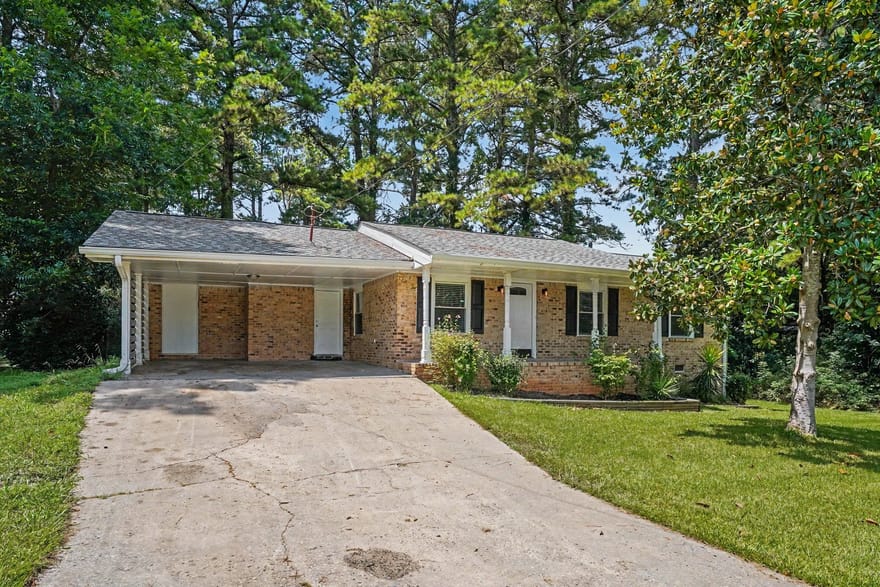 5893 Ronnie Drive, Rex, Georgia