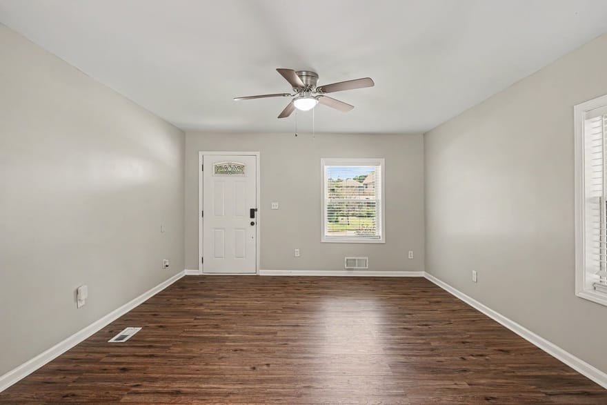 5893 Ronnie Drive, Rex, Georgia
