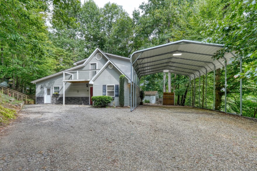 8296 True Love Mountain Road, Young Harris, Georgia