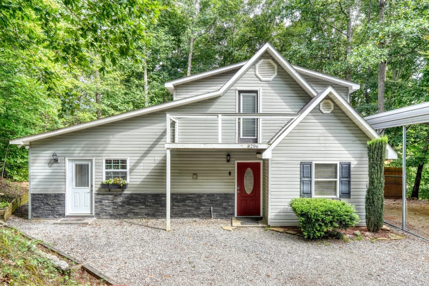 8296 True Love Mountain Road, Young Harris, Georgia